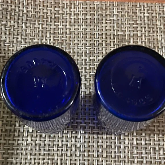 Hazel Atlas Vintage 1920s-30s Cobalt Blue Pyramid Salt & Pepper S&P No Tops Lids - Picture 2 of 3